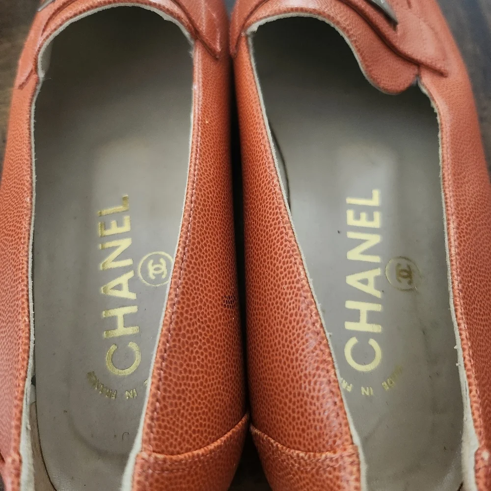 Chanel Orange Pebble Grain Leather Vintage Loafers size 36